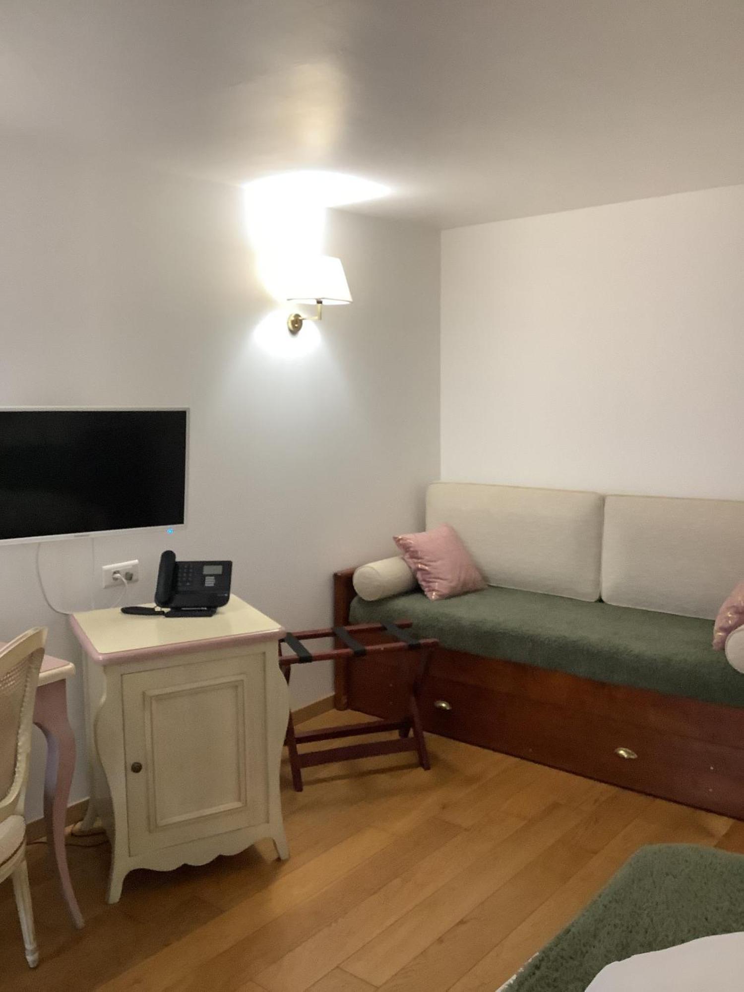 Logis Le Marronnier Hotel Buffon Room photo