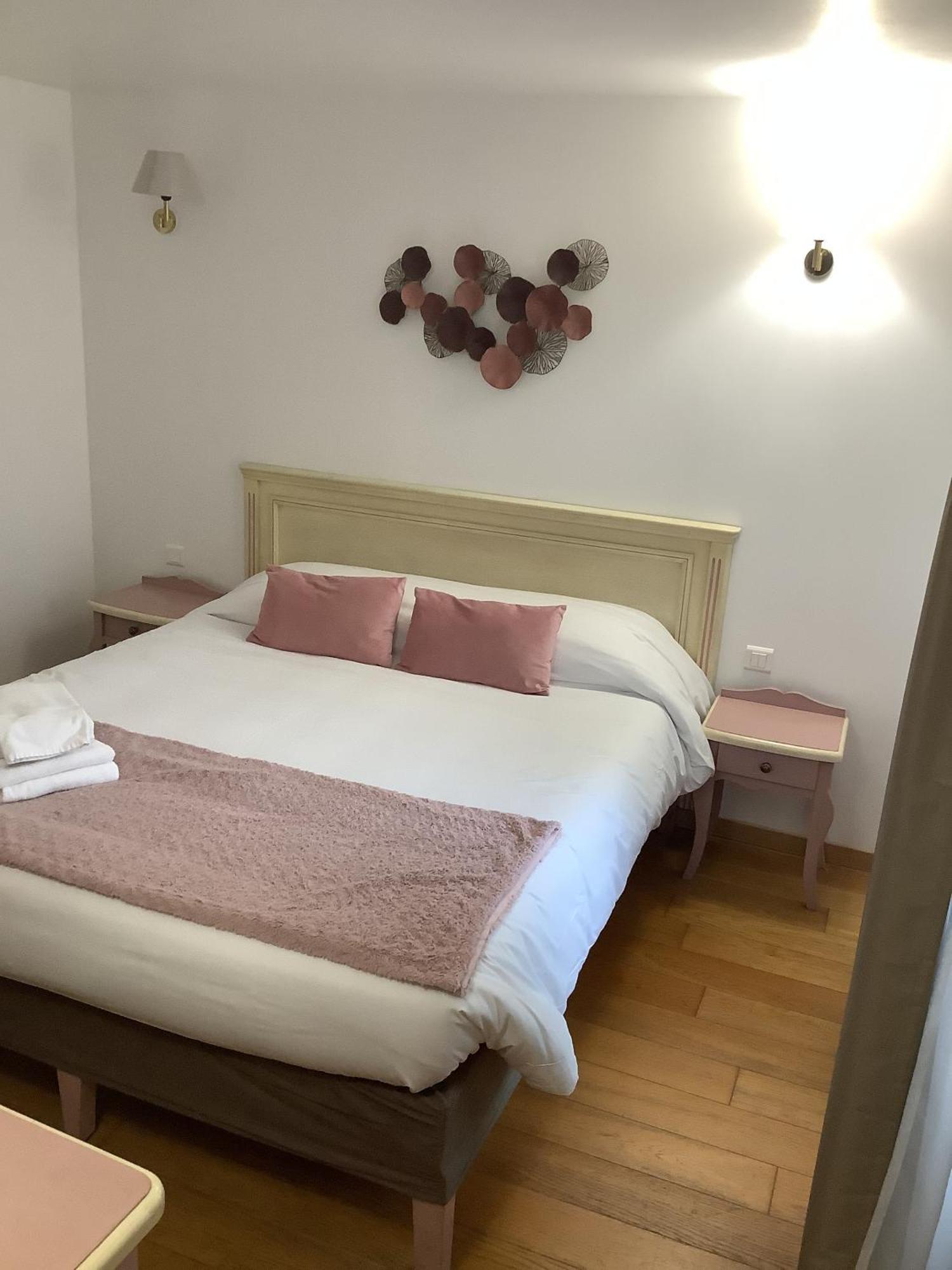 Logis Le Marronnier Hotel Buffon Room photo