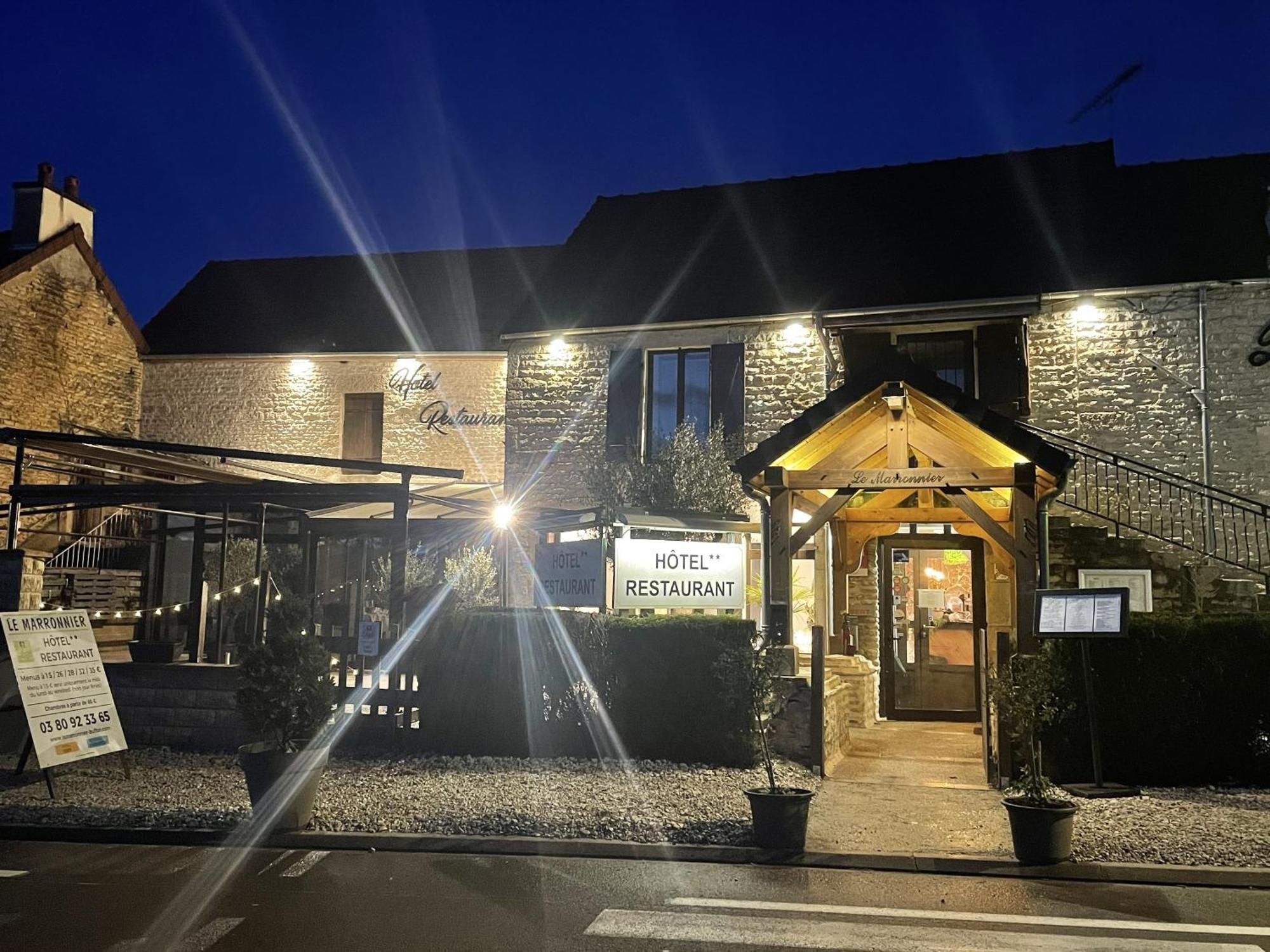Logis Le Marronnier Hotel Buffon Exterior photo